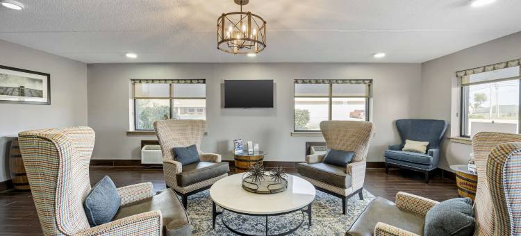 庆典贝斯特韦斯特套房酒店(Best Western Shelbyville Inn and Suites Celebration Inn)图片