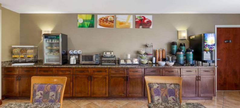 罗利市中心凯艺酒店(Quality Inn Raleigh Downtown)图片