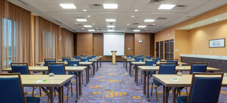 印第安纳波利斯诺伯斯维尔万怡酒店(Courtyard Indianapolis Noblesville)图片