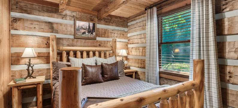 Mountainside Rustic Log Cabin •King & Queen Beds •Coffee Bar •HotTub •Pool Table图片