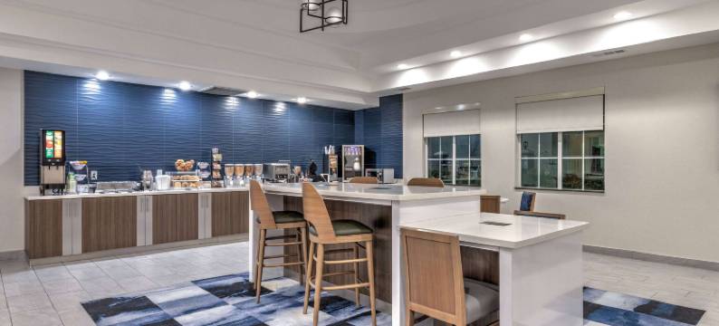 艾伦温德姆拉昆塔乡村套房酒店(La Quinta Inn & Suites by Wyndham Allen at the Village)图片