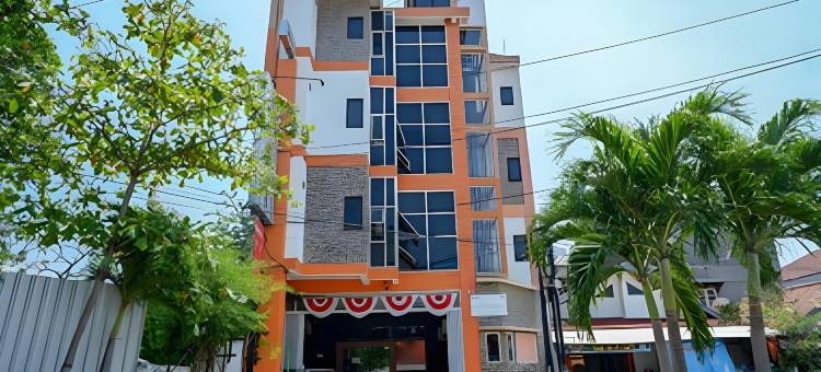 红多兹普拉斯酒店-近奇普特拉购物中心新邦利马2号(RedDoorz Plus Near Ciputra Mall Simpang Lima 2)图片