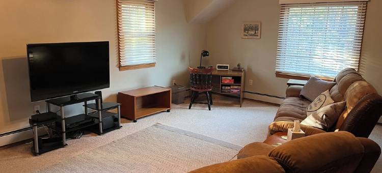 Wachusett Mountain Getaway, Lake Adjacent Home! Near 1761 Old Mill and Trails!图片