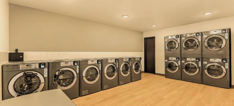 丽芙阿威套房SLC- 西乔丹(LivAway Suites SLC- West Jordan)图片