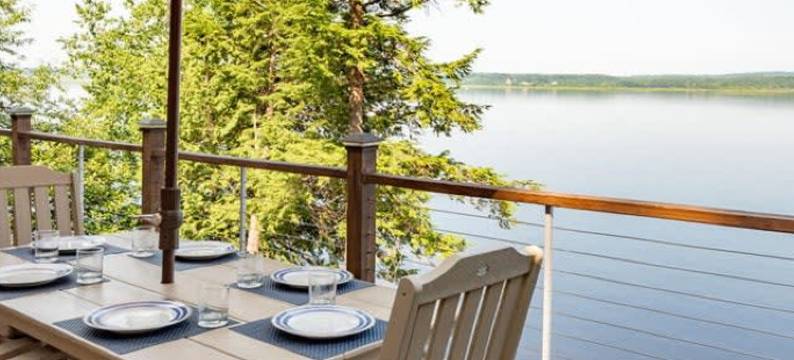 红杉避风港在悉尼(Red Cedar Haven in Sidney)图片