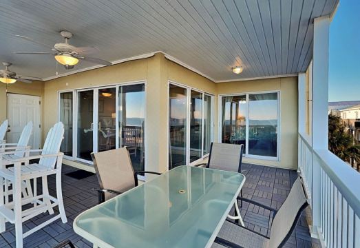 Dolphin Watch 7 Hotel Overview