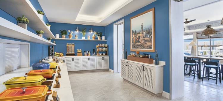 玛格丽塔维尔的指南针在梅德福(Compass by Margaritaville Medford)图片