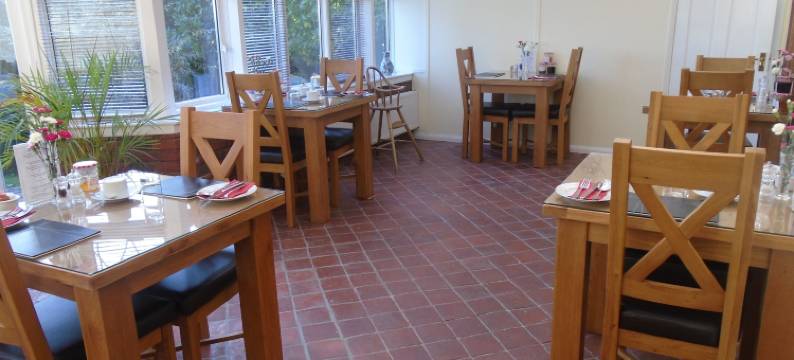 特朗博斯盖特威克住宿加早餐酒店(Trumbles Gatwick B&B)图片