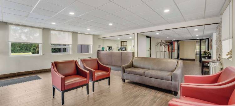 品质酒店(Red Roof Plus+ Easton)图片