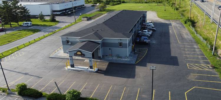 印第安纳波利斯东波斯特路温德姆戴斯酒店(Days Inn by Wyndham Indianapolis East Post Road)图片