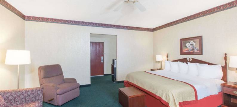 琼斯伯勒呗盟套房酒店(Baymont by Wyndham Jonesboro)图片