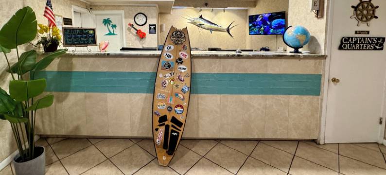 洞穴旅馆 - 福特沃尔顿海滩 - 日落广场 - 附近的海滩和赫尔伯特(Hole Inn the Wall Hotel - Fort Walton Beach - Sunset Plaza - Nearby Beaches & Hurlburt)图片