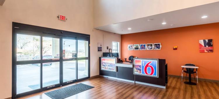 德克萨斯乔丹顿 6 号汽车旅馆(Motel 6 Jourdanton, TX)图片