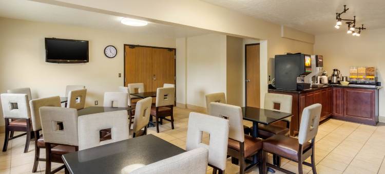 洛根大学附近凯艺酒店(Quality Inn Logan Near University)图片