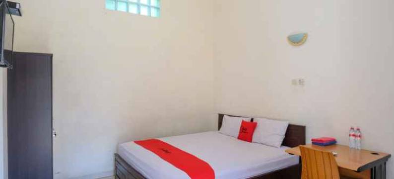 红多兹伊斯兰酒店-近阿伦阿伦克布门(RedDoorz Syariah Near Alun Alun Kebumen)图片