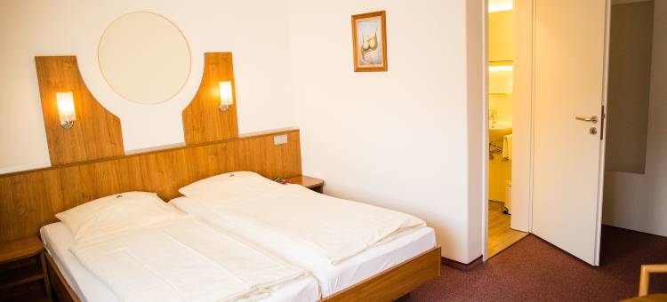 瓦尔德苏姆格鲁尼恩酒店(Landgasthof "Zum grünen Walde")图片