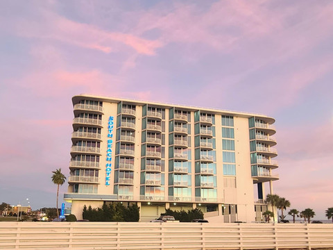 南滩比洛克西酒店及套房