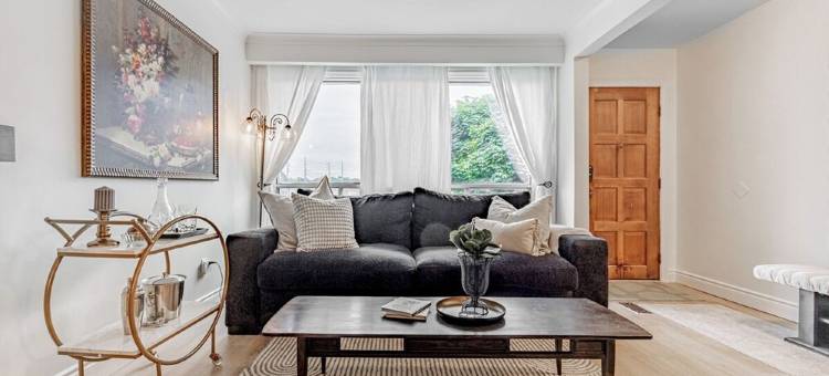 Trendy 3 bdrm, lakeside trails, 20 min to Toronto!图片