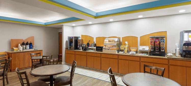 塔尔萨中心戴斯酒店(Days Inn by Wyndham Tulsa Central)图片