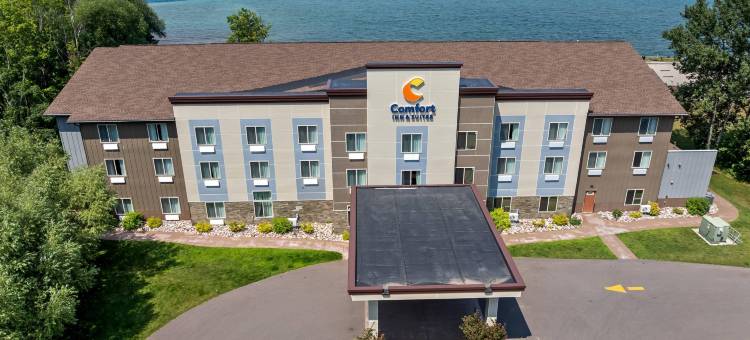 的因特拉克湖前舒适酒店(Comfort Inn & Suites Munising-Lakefront)图片
