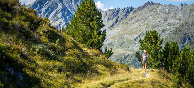 Apartment on floor four with balcony图片