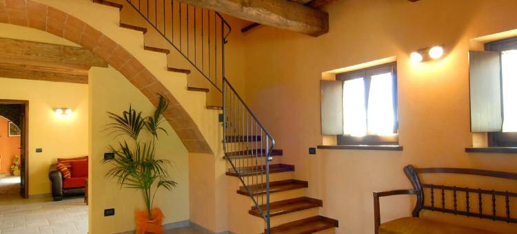 Holiday Home in Urbania with Hill Views图片