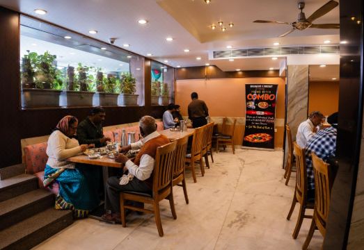 Jain's Hotel RajhansHotel Overview