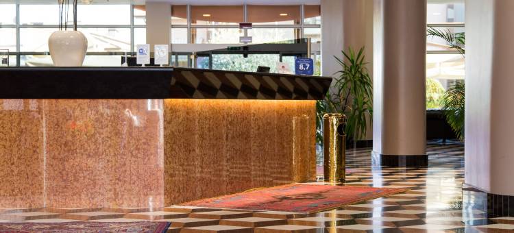 蒙特雷索大楼酒店(Montresor Hotel Tower)图片