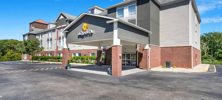 斯托宁顿神秘区拉昆塔温德姆套房酒店(La Quinta Inn & Suites by Wyndham Stonington-Mystic Area)图片