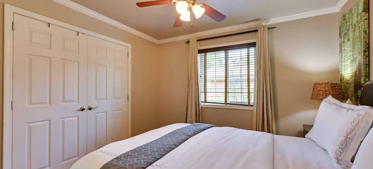 家园豪华舒适的两卧室公寓，靠近SFA(The Homestead Luxury-cozy 2BR Apartments Near SFA)图片