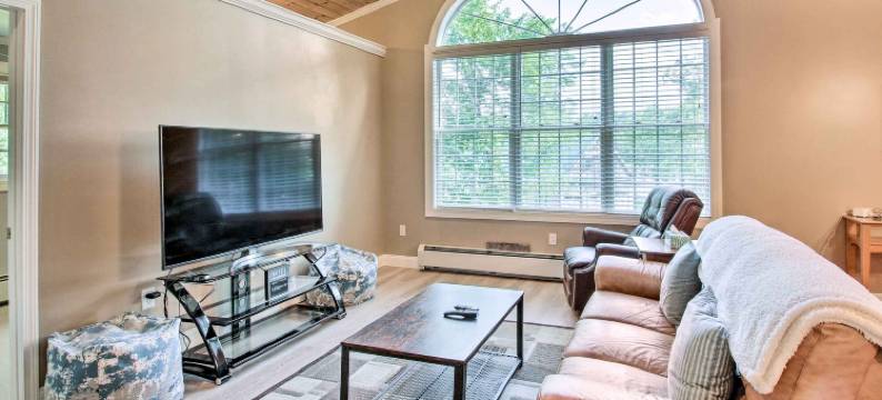 有Maranacook湖景的Readfield度假屋！(Readfield Retreat w/ Lake Maranacook Views!)图片