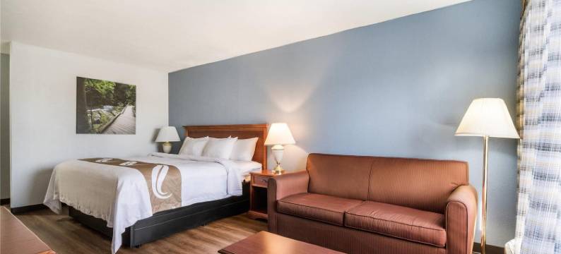 唐湖克拉克斯维尔-博伊顿品质酒店(Quality Inn - on the Lake Clarksville-Boydton)图片