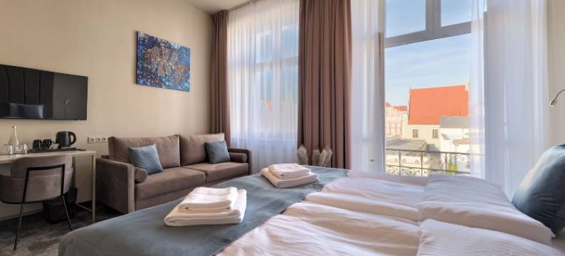 牡蛎与气泡。美食客房(Oysters & Bubbles. Gastro Rooms)图片