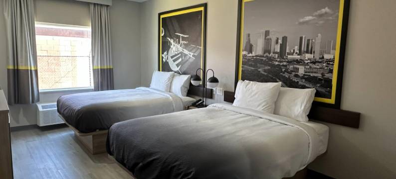 Super 8 by Wyndham Baytown图片