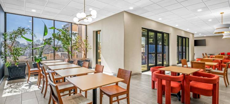 斯泰茨维尔索尼斯塔精选酒店(Sonesta Select Hotels Statesville)图片