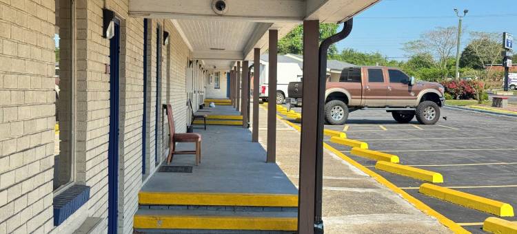 威廉斯顿北卡格林维尔US 64旅馆(Williamston Inn NC Near Greenville US 64)图片