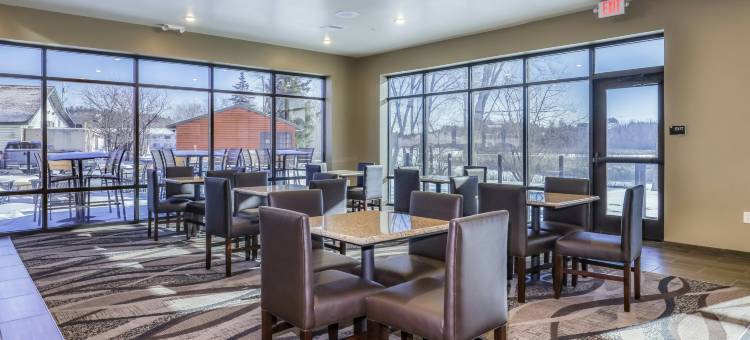 鹅卵石酒店和套房 - 莱因兰德(Cobblestone Hotel & Suites - Rhinelander)图片