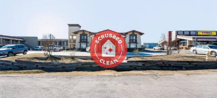 OYO塔尔萨北谢里登路机场酒店(OYO Hotel Tulsa N Sheridan Rd & Airport)图片