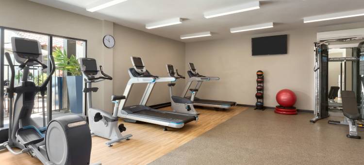 希尔顿坎贝尔达伯翠 - 普鲁内雅德广场酒店(DoubleTree by Hilton Campbell - Pruneyard Plaza)图片