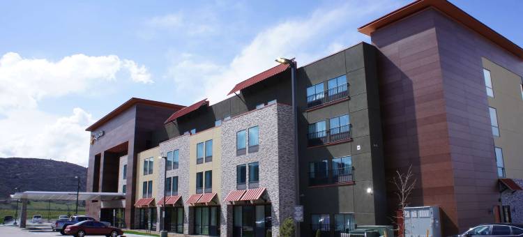 拉昆塔温德姆酒店套房，由温德姆小城/红石提供(La Quinta Inn & Suites by Wyndham Littleton/Red Rocks)图片