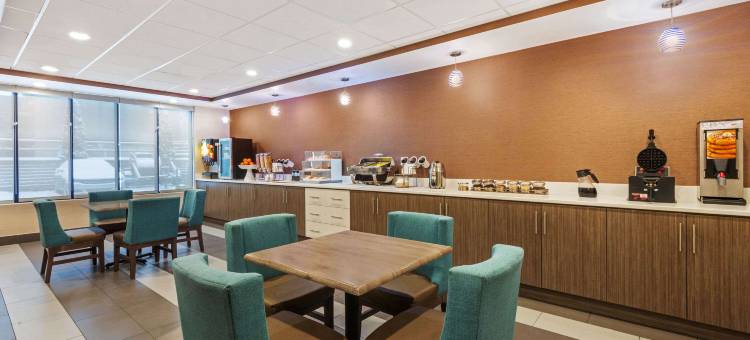 詹姆斯敦拉昆塔温德姆套房酒店(La Quinta Inn & Suites by Wyndham Jamestown)图片