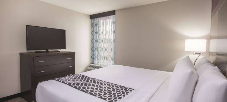 圣路易斯南费斯特斯拉昆塔温德姆套房酒店(La Quinta Inn & Suites by Wyndham Festus - St. Louis South)图片