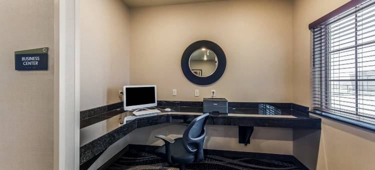 鹅卵石酒店-哈钦森(Cobblestone Hotel & Suites - Hutchinson)图片