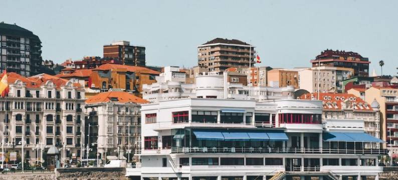 圣坦德尔马里亚诺公寓套房3000(Apartmentos Santander Maliaño Suites 3000)图片