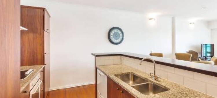 QV Stays Absolute Waterfront Stunner图片