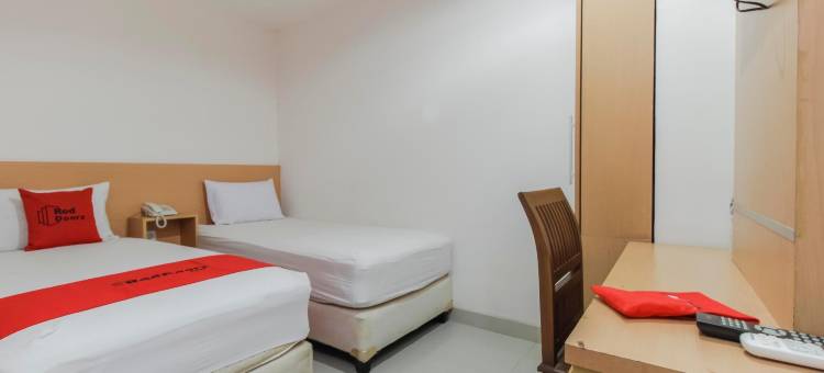 红多兹高级酒店-靠近勿加泗银河购物中心(RedDoorz Plus Near Galaxy Bekasi)图片