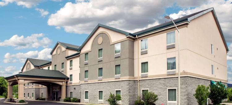 费什基尔南品质酒店及套房(靠近I-84)(Quality Inn & Suites Fishkill South Near I-84)图片