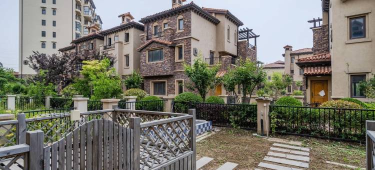 C罗豪华海边别墅东方影都民宿(玉皇山路分店)图片