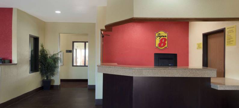 利斯萨米特速8酒店(Super 8 by Wyndham Lees Summit)图片