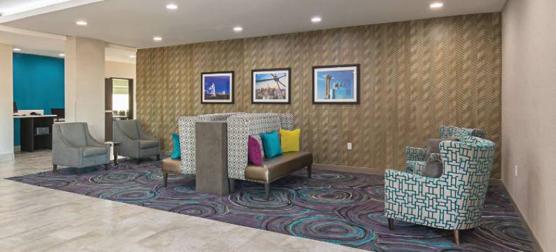 达拉斯怀利拉昆塔温德姆套房酒店(La Quinta Inn & Suites by Wyndham Dallas - Wylie)图片